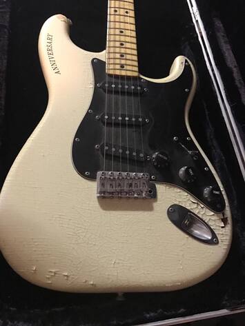 The very first 25th Anniversary Stratocasters had a fragile water based pearl finish (Courtesy of Massimo Salmoiraghi)