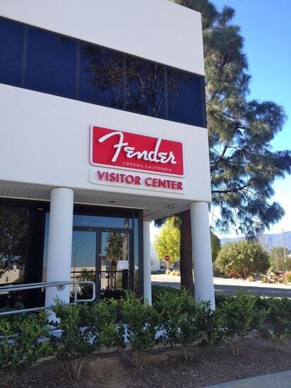 La Fender organizza dei tour guidati per visitare la fabbrica, al Fender Visitor Center 301 Cessna Circle, Corona (photo di Nikki Kreuzer)