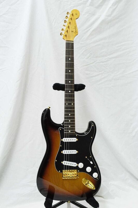 MIJ Exclusive Classic 60's Stratocaster with Gold Hardware