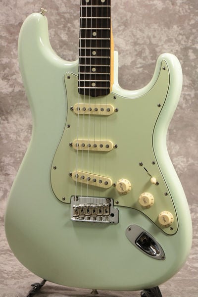 Classic Player '60s Stratocaster body