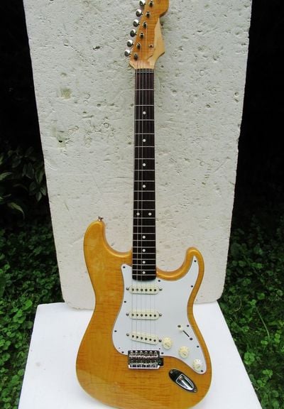 Foto Flame Stratocaster 