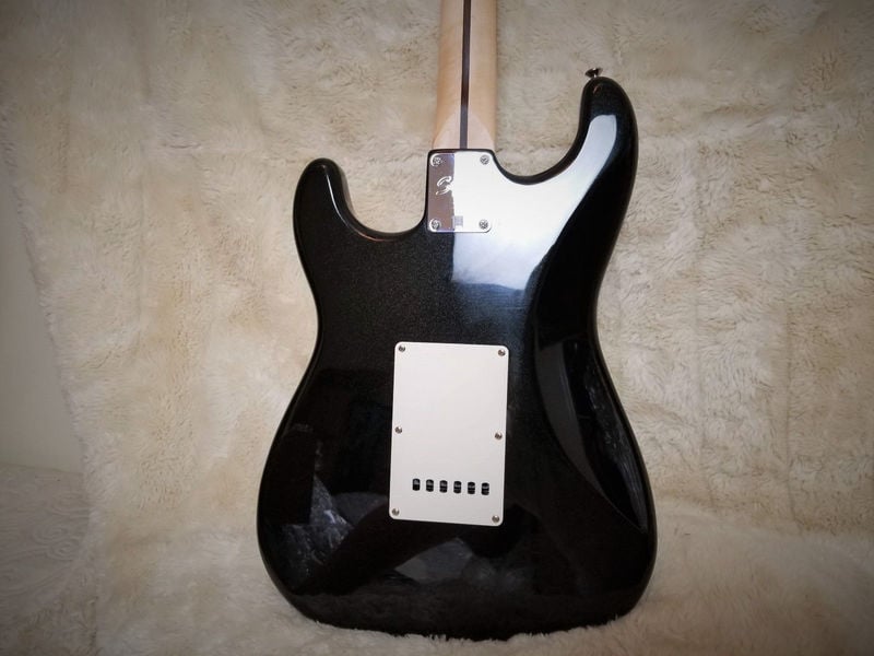 2009 Squier Standard Stratocaster HSS