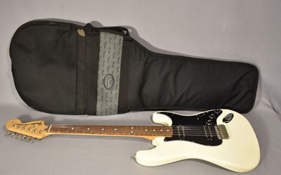 Deluxe Double Fat Strat HH with gig bag