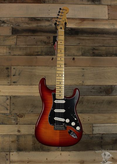 Player Stratocaster Plus Top 