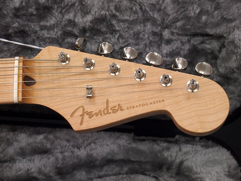 Limited Edition American Vintage '59 Pine Stratocaster headstock
