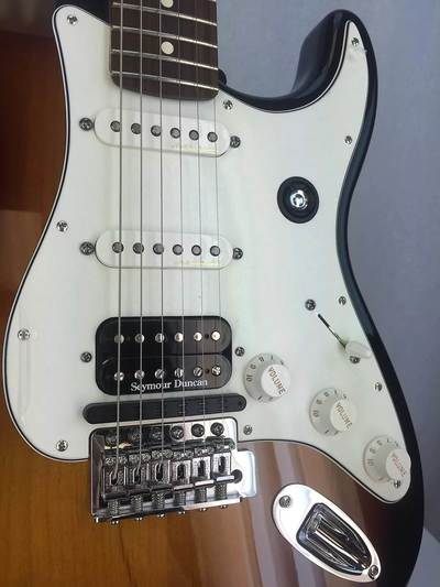 Fender Fishman TriplePlay Stratocaster HSS pickups
