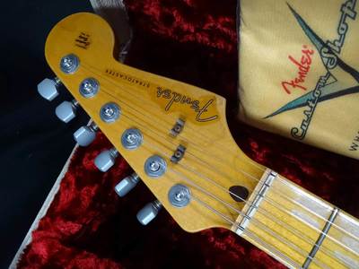 Nile Rodgers Hitmaker Stratocaster headstock