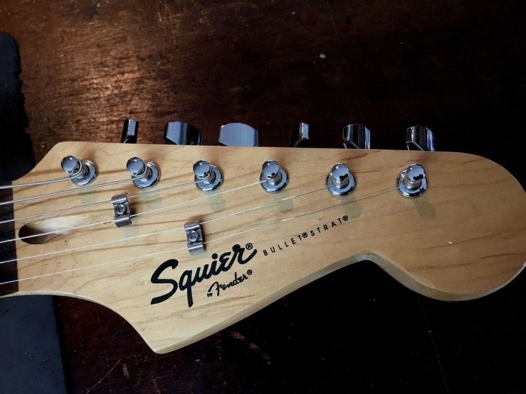 Squier Bullet Strat with Tremolo HSS (China/Indonesia) - FUZZFACED