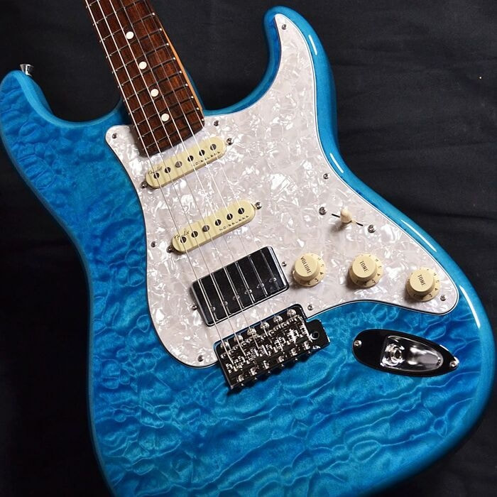 FSR Made in Japan Traditional II 60s Stratocaster HSS Caribbean Blue Transparent