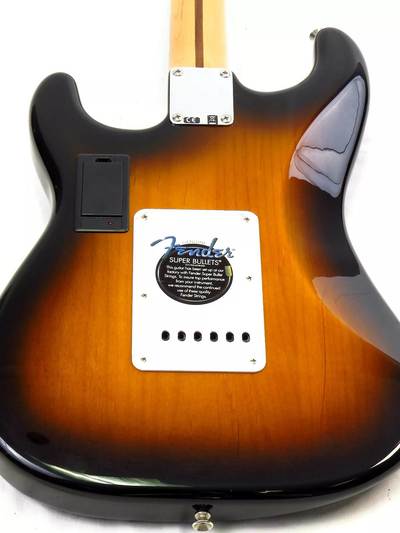 Deluxe Power Stratocaster bottom back