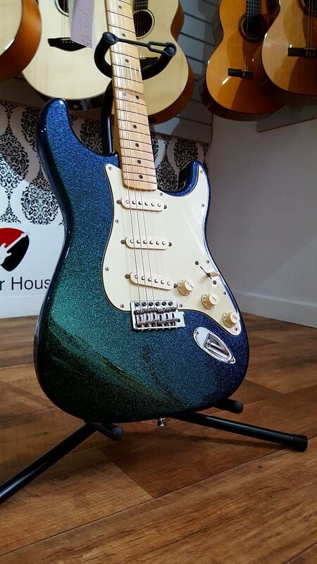 Limited Edition Flip Flop Green Blue Standard Stratocaster body side