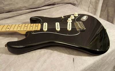 LTD - Q2 Limited 1970 Stratocaster Relic body side