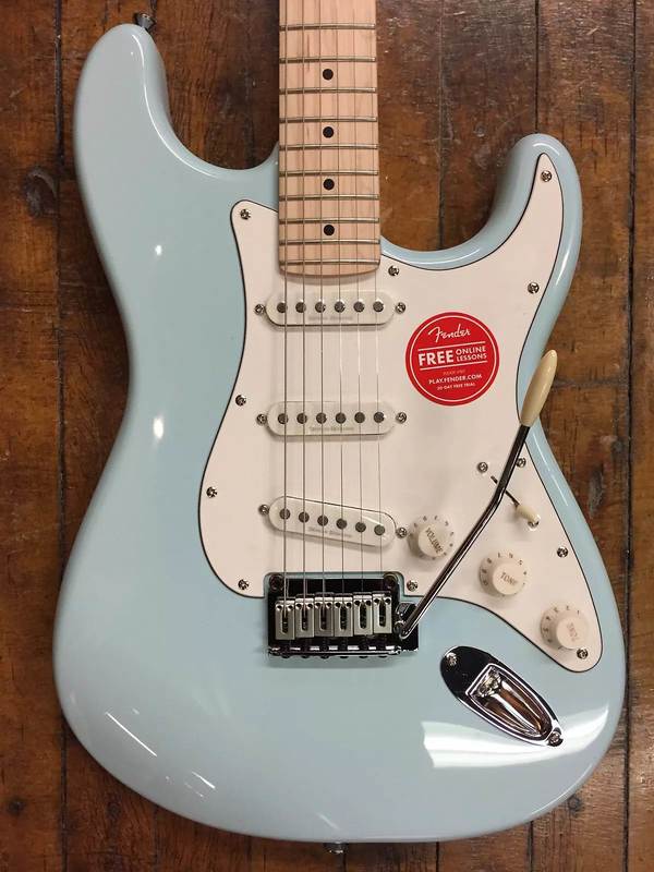 Squier Deluxe Stratocaster Daphne Blue finish