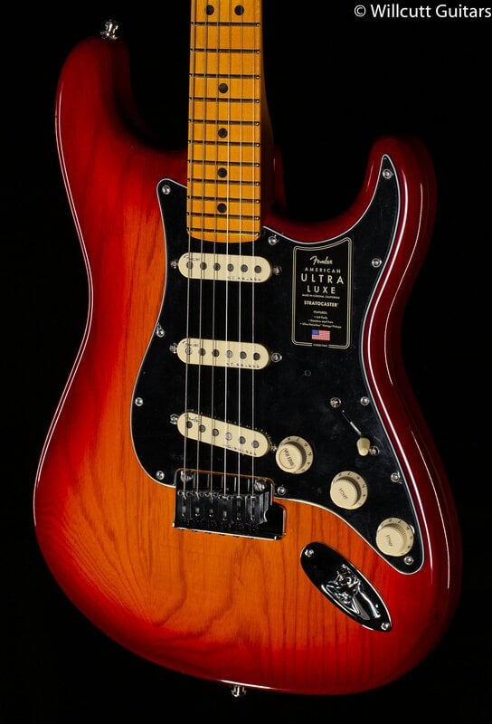 American Ultra Luxe Stratocaster Body front
