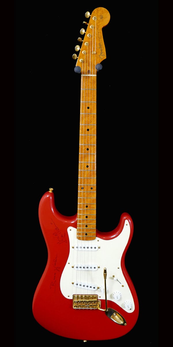 hank marvin stratocaster front
