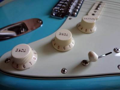 2011 FSR American Vintage '62 Stratocaster, Tropical Turquoise knobs
