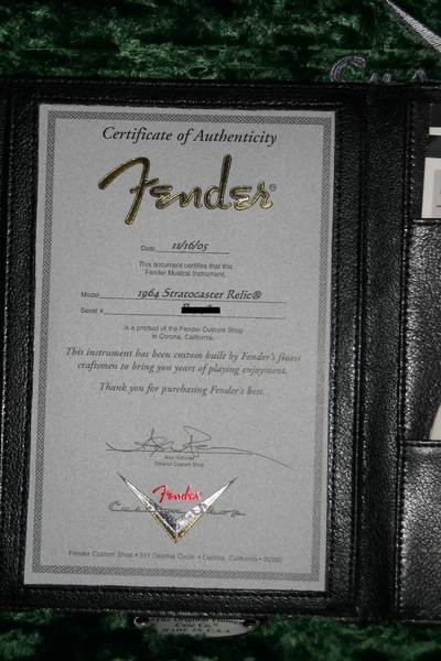 Master Design 1964 Gold Sparkle Relic Stratocaster certificate