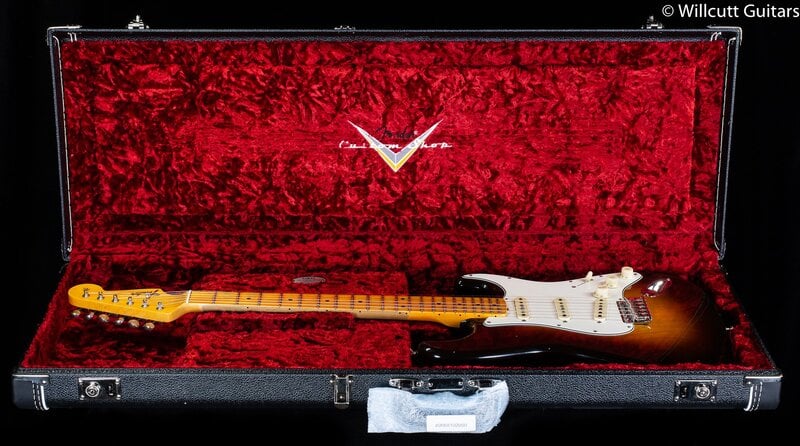 Postmodern Stratocaster Journeyman Relic with Closet Classic Hardware case