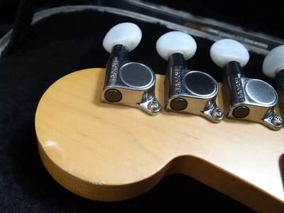 Richie Sambora stratocaster Tuning Machines