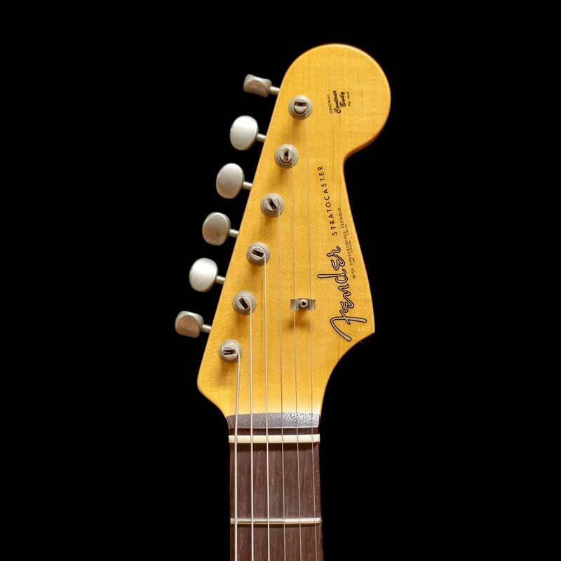 Limited 1962 Stratocaster Journeyman Relic 3-Tone Sunburst headstock