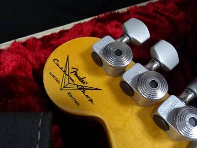 Nile Rodgers Hitmaker Stratocaster tuning machines